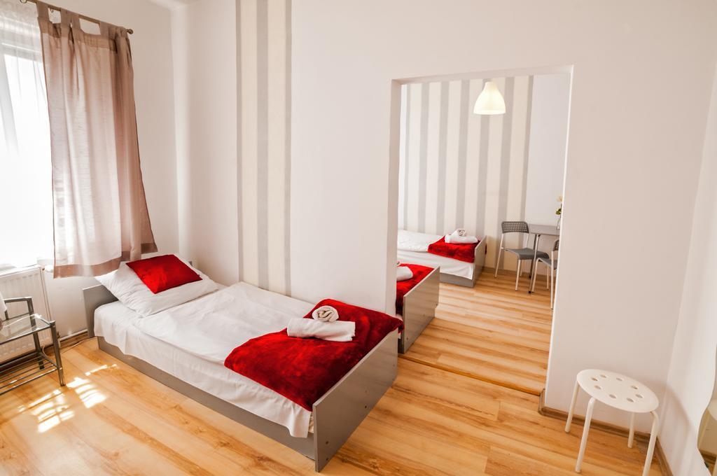 Lew Hostel Inowroclaw Ngoại thất bức ảnh